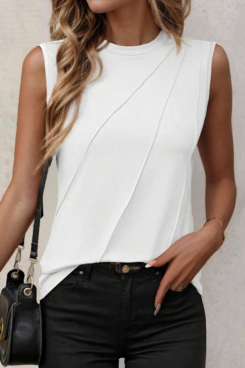 Black Solid Color Crew Neck Pleated Sleeveless Top